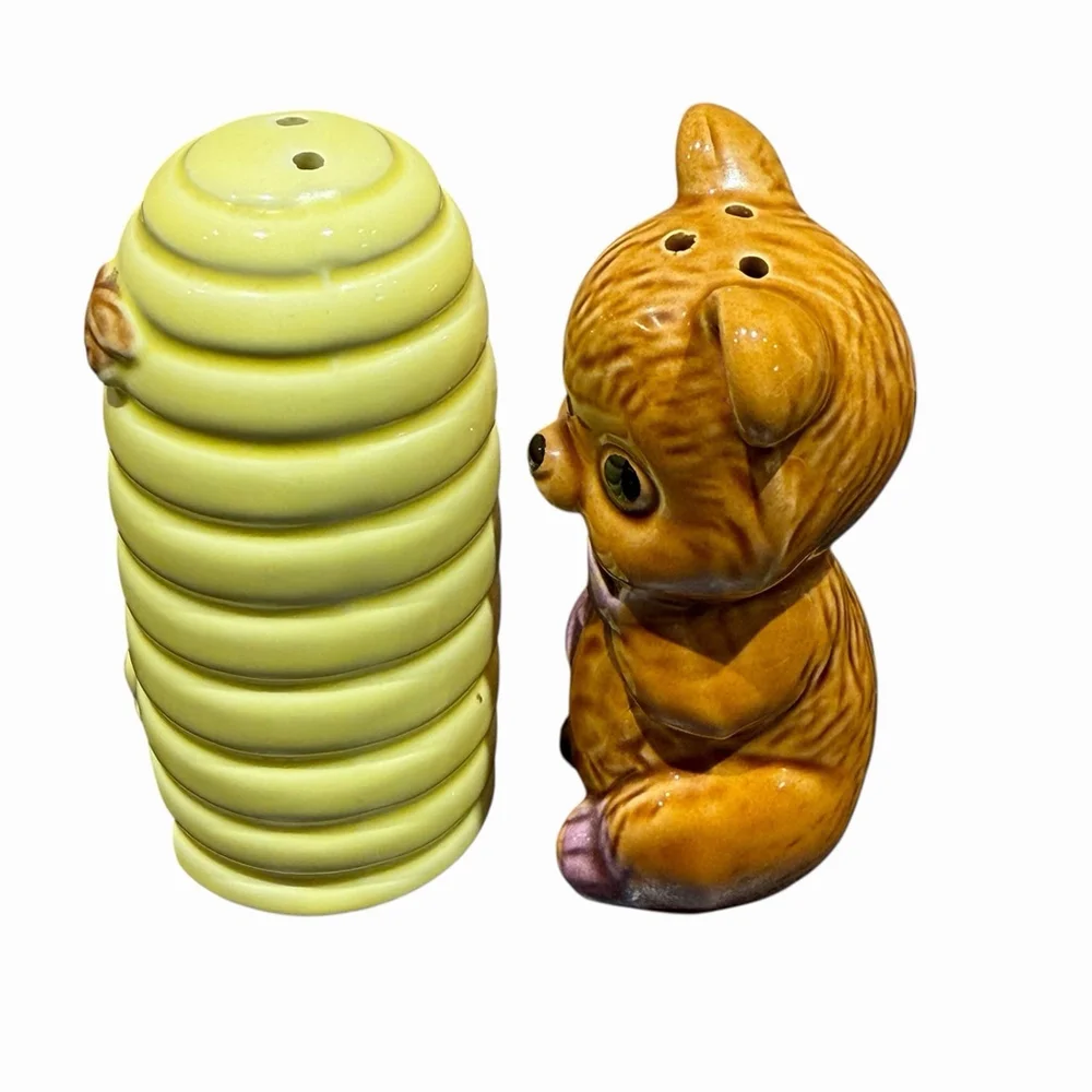 Vintage‎ Bear Beehive Honey Bees Honey Pot Novelty Salt and Pepper Shakers Japan
